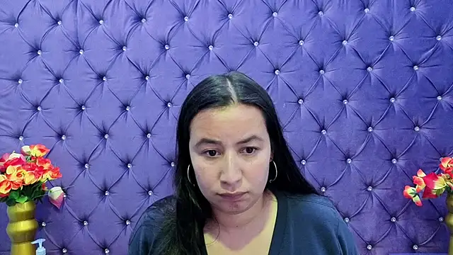 NaomyPrinces online show from 10/23/25, 02:05