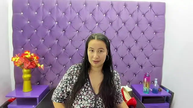 Snapshot of NaomyPrinces chatting on 05/04/26, 02:02 NaomyPrinces online show from 05/04/26, 02:02