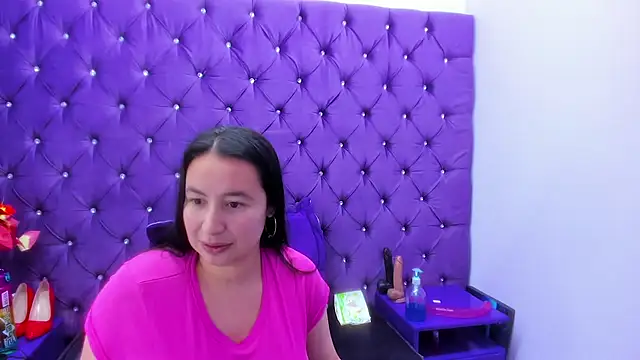 Snapshot of NaomyPrinces chatting on 05/06/26, 02:00 NaomyPrinces online show from 05/06/26, 02:00