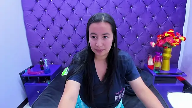 Snapshot of NaomyPrinces chatting on 05/09/26, 02:11 NaomyPrinces online show from 05/09/26, 02:11