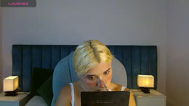 april bunnyy online show from 03/01/25, 04:22