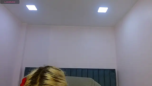 Snapshot of april_bunnyy chatting on 07/03/26, 08:15 april bunnyy online show from 07/03/26, 08:15