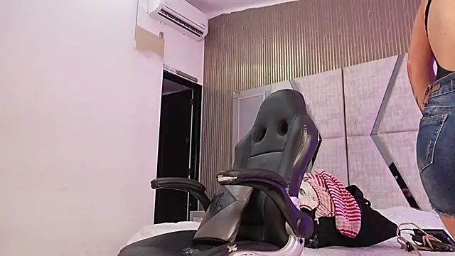 Melany Luv online show from 02/08/26, 08:23