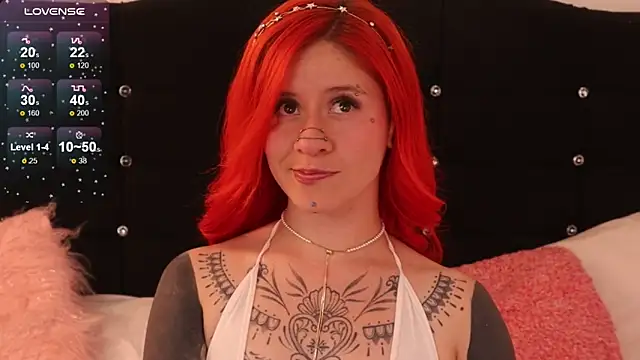 Snapshot of Daarlene chatting on 03/01/25, 12:39 Daarlene online show from 03/01/25, 12:39