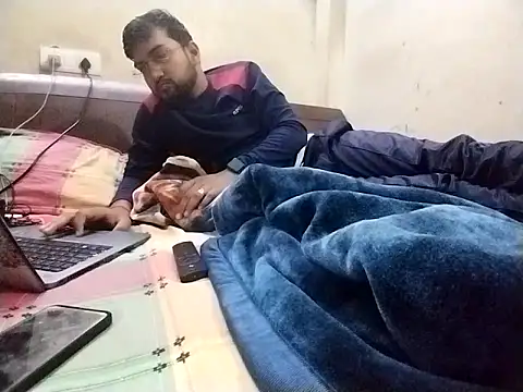 Snapshot of bigvorn6 chatting on 11/20/25, 02:17 bigvorn6 online show from 11/20/25, 02:17