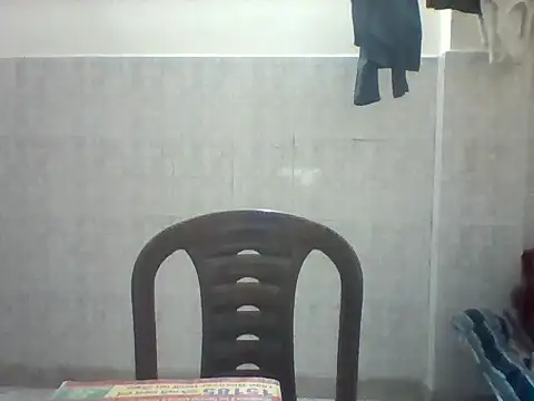 Snapshot of bigvorn6 chatting on 12/17/25, 03:40 bigvorn6 online show from 12/17/25, 03:40