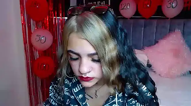 Violettasquirt online show from 02/05/25, 02:59