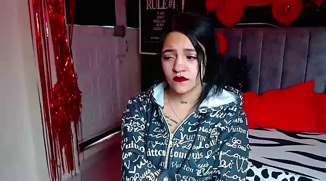 Violettasquirt online show from 03/13/25, 07:06