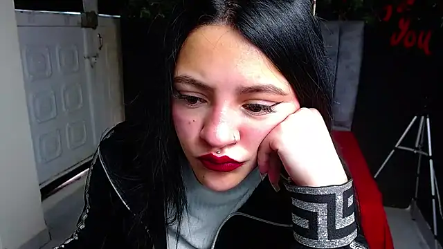 Violettasquirt online show from 05/15/26, 01:51