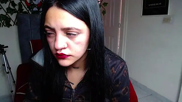 Violettasquirt online show from 05/26/26, 02:02
