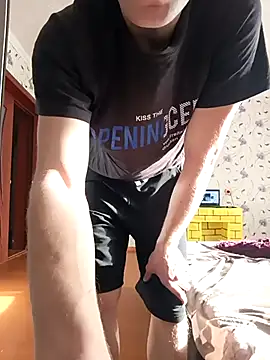 Snapshot of red_red00 chatting on 03/06/25, 01:24 red red00 online show from 03/06/25, 01:24