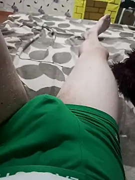 Snapshot of red_red00 chatting on 03/17/25, 04:33 red red00 online show from 03/17/25, 04:33