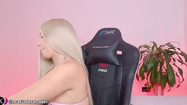 Mariafer05 online show from 04/07/26, 04:18