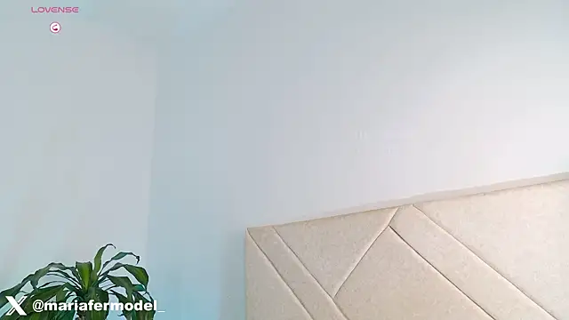 Snapshot of Mariafer05 chatting on 07/17/26, 04:23 Mariafer05 online show from 07/17/26, 04:23