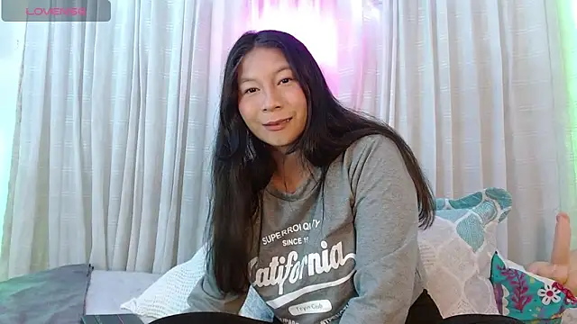 zoewilliams2 online show from 12/21/25, 03:46