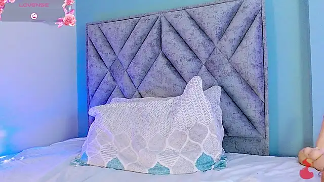 zoewilliams2 online show from 03/28/26, 05:18