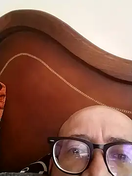 Snapshot of horfet chatting on 10/18/25, 01:34 horfet online show from 10/18/25, 01:34