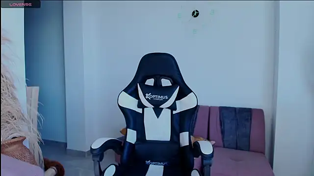 Snapshot of -Sofii_ chatting on 07/06/26, 08:22 -Sofii online show from 07/06/26, 08:22