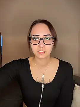 Snapshot of TheRealNyxa chatting on 04/11/26, 06:12 TheRealNyxa online show from 04/11/26, 06:12