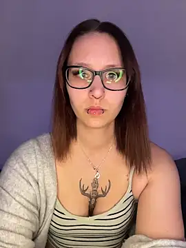 Snapshot of TheRealNyxa chatting on 04/13/26, 06:35 TheRealNyxa online show from 04/13/26, 06:35