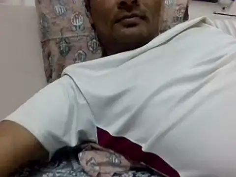 Snapshot of NiceBoy9099 chatting on 12/11/24, 05:26 NiceBoy9099 online show from 12/11/24, 05:26