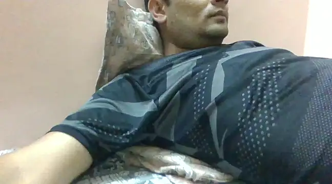 Snapshot of NiceBoy9099 chatting on 12/20/24, 12:05 NiceBoy9099 online show from 12/20/24, 12:05