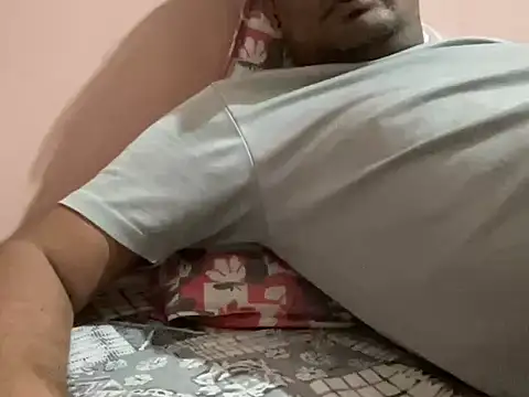 Snapshot of NiceBoy9099 chatting on 09/11/25, 05:35 NiceBoy9099 online show from 09/11/25, 05:35