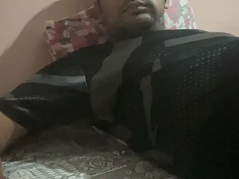 Snapshot of NiceBoy9099 chatting on 10/18/25, 05:03 NiceBoy9099 online show from 10/18/25, 05:03