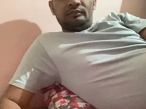 Snapshot of NiceBoy9099 chatting on 12/02/25, 04:57 NiceBoy9099 online show from 12/02/25, 04:57