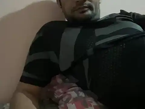 Snapshot of NiceBoy9099 chatting on 01/14/26, 05:07 NiceBoy9099 online show from 01/14/26, 05:07