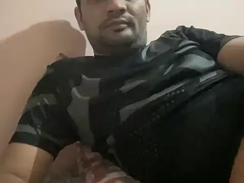 Snapshot of NiceBoy9099 chatting on 02/18/26, 05:42 NiceBoy9099 online show from 02/18/26, 05:42