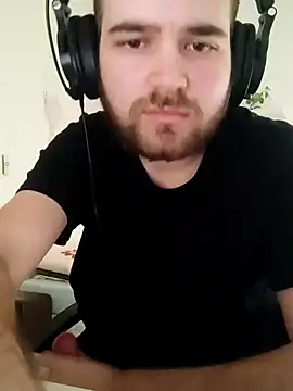 Snapshot of Andutar69 chatting on 03/05/25, 04:02 Andutar69 online show from 03/05/25, 04:02