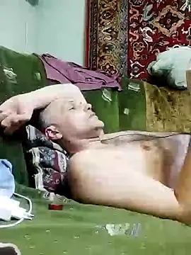 Pineapple04 online show from 03/01/25, 03:38