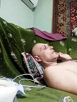 Pineapple04 online show from 03/18/25, 04:04