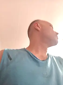 Pineapple04 online show from 09/27/25, 07:52