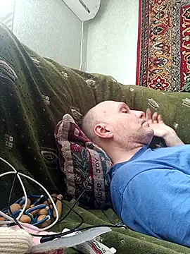 Pineapple04 online show from 04/15/26, 07:59