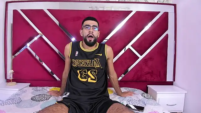 Ethan  Walker online show from 02/04/25, 03:47