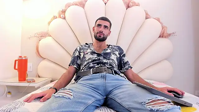 Ethan  Walker online show from 12/20/25, 07:43