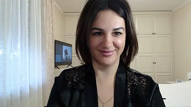 Snapshot of Dina0908 chatting on 12/18/24, 10:19 Dina0908 online show from 12/18/24, 10:19