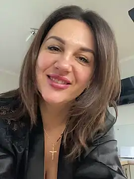 Snapshot of Dina0908 chatting on 01/07/25, 01:14 Dina0908 online show from 01/07/25, 01:14