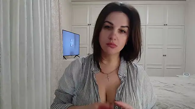 Snapshot of Dina0908 chatting on 02/04/25, 03:15 Dina0908 online show from 02/04/25, 03:15