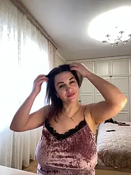 Snapshot of Dina0908 chatting on 03/04/25, 01:49 Dina0908 online show from 03/04/25, 01:49