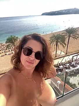 Snapshot of Dina0908 chatting on 10/15/25, 01:44 Dina0908 online show from 10/15/25, 01:44