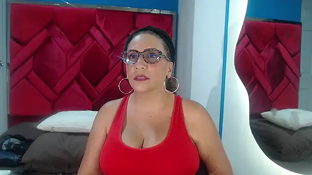 Snapshot of EvaMills1 chatting on 02/03/25, 07:42 EvaMills1 online show from 02/03/25, 07:42