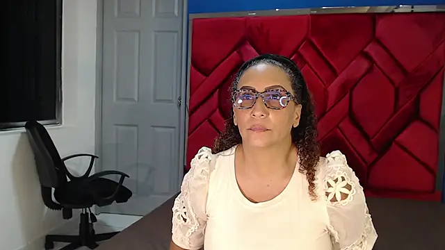 Snapshot of EvaMills1 chatting on 02/18/25, 07:41 EvaMills1 online show from 02/18/25, 07:41