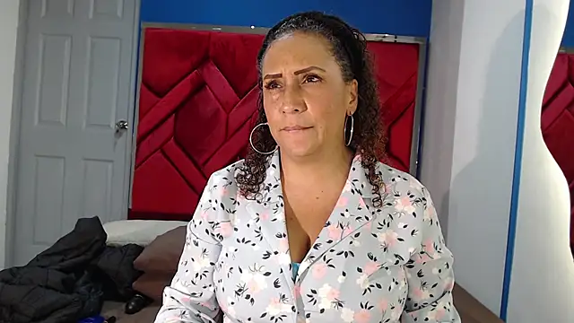 Snapshot of EvaMills1 chatting on 02/25/25, 09:02 EvaMills1 online show from 02/25/25, 09:02