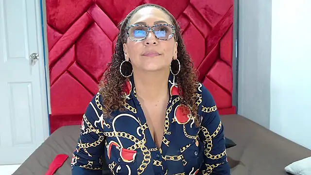 Snapshot of EvaMills1 chatting on 03/03/25, 08:11 EvaMills1 online show from 03/03/25, 08:11