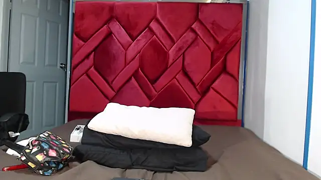 Snapshot of EvaMills1 chatting on 03/09/25, 03:05 EvaMills1 online show from 03/09/25, 03:05