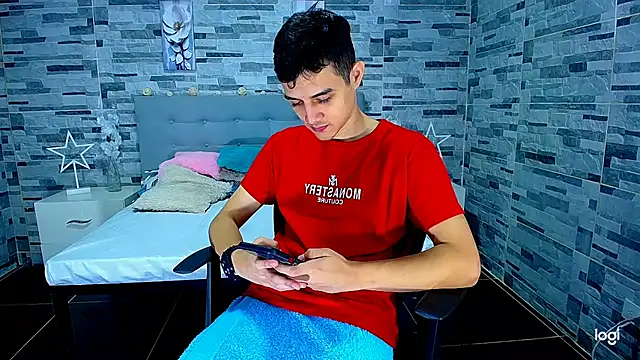 Snapshot of ADAM_HOT chatting on 09/15/25, 09:04 ADAM HOT online show from 09/15/25, 09:04