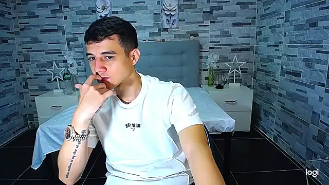 Snapshot of ADAM_HOT chatting on 09/30/25, 08:36 ADAM HOT online show from 09/30/25, 08:36